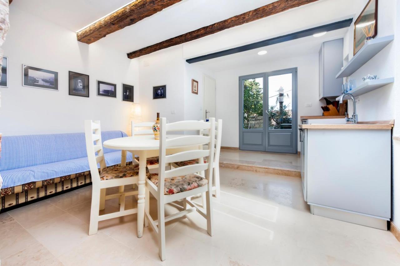 Old Town Garden Studio Lägenhet Rovinj Exteriör bild